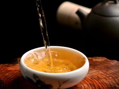 产地直发倚邦贡御云南白茶饼200g白茶饼香甜润滑图4