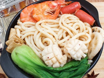 过桥米线 正宗东北大妈特色方便麻辣砂锅粗米线真空袋装450G批发图4