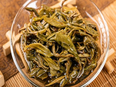 云南七子饼老班章醇厚冰岛生茶昔归357克普洱茶饼生普春茶晒青图3
