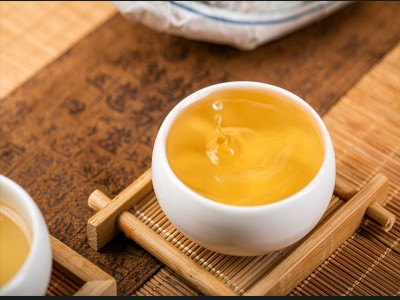 冰岛五寨云南七子饼茶冰岛 大树春茶老树普洱茶 生普357普洱茶饼图2