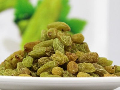 厂家直销新疆无核白葡萄干一级葡萄干1000g散装整箱 绿葡萄干批发图2