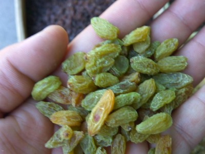 新疆吐鲁番特产绿葡萄干500g批发 无核绿葡萄果干 零食厂家直销图3