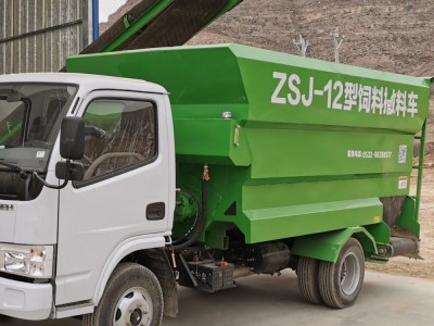 新款轻卡撒料车饲料撒料车双侧撒料车喂牛羊撒料车四轮撒料车热销图5